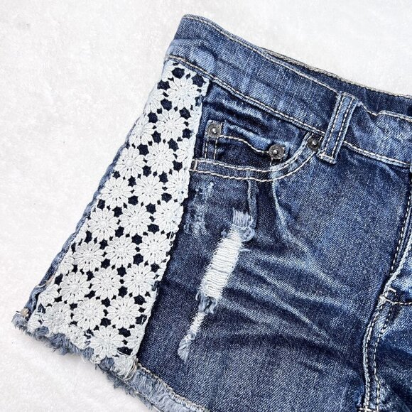 Mudd Denim Shorts | 2.5" Inseam | Dark Wash | Size 7 | Distressed | Lace | Y2K - Picture 4 of 10